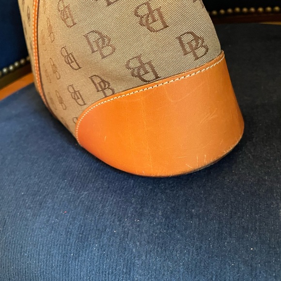 GORGEOUS VINTAGE DOONEY IN EXCELLENT CONDITION WAITING FOR YOU! - Picture 5 of 16